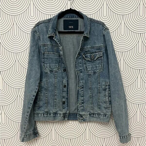 Zara Men’s denim jacket size Large